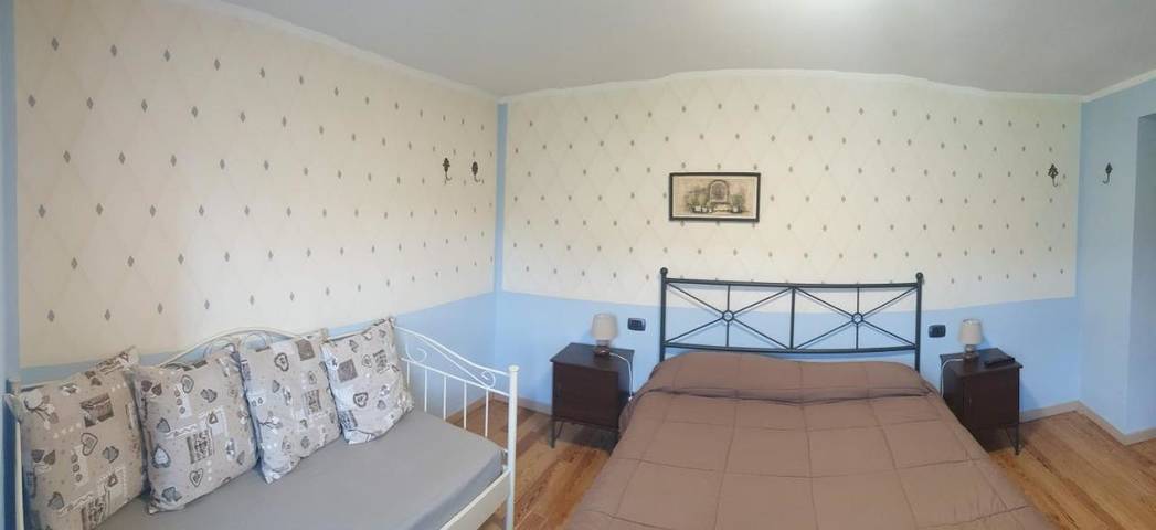 Location de vacances pour 3 personnes, avec vue et jardin à Bracca - 3