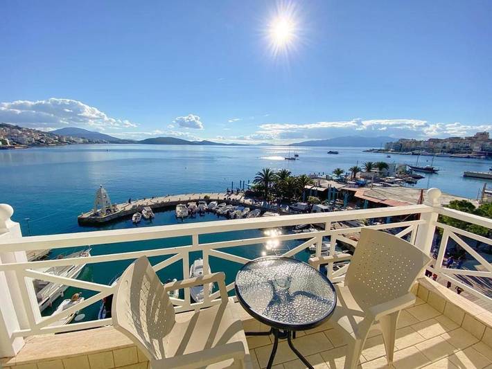 Appartamento per 2 persone, con balcone e panorama in Saranda