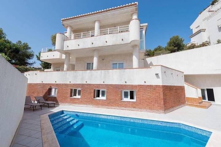 Villa pour 8 personnes, avec piscine à La Herradura