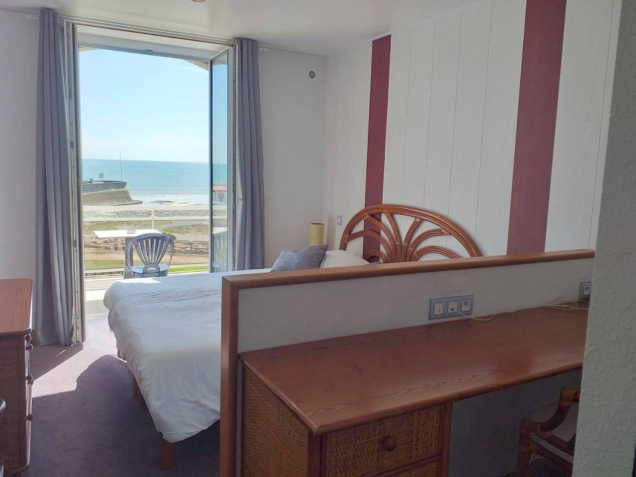 Triple Room with Sea View in Carnac, Côte des Mégalithes