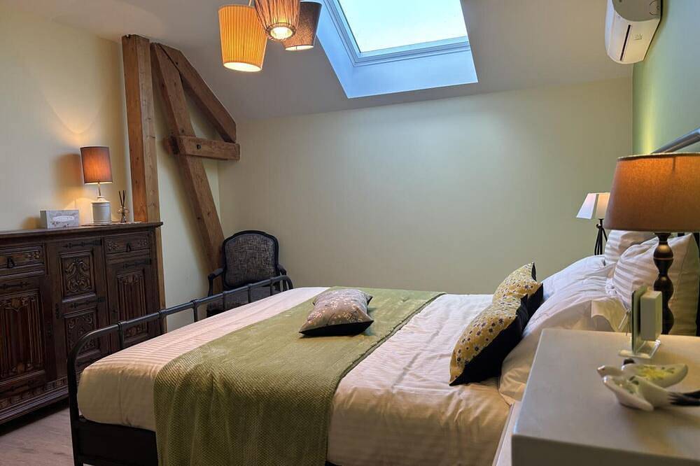 Gîte paisible à Estivareilles, piscine chauffée, animaux acceptés in Estivareilles (Allier), Région de Montluçon