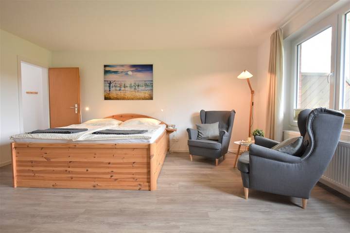 Ferienwohnung für 4 Personen, mit Balkon und Terrasse sowie Garten