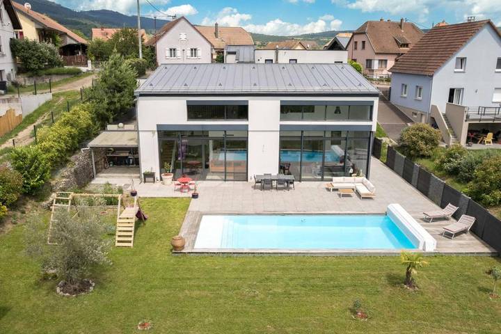 Location de vacances pour 15 personnes, avec jardin ainsi que vue et piscine, animaux acceptés à Soultzmatt - 3