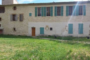 Gîte pour 8 personnes, avec jardin à Peyrolles-en-Provence