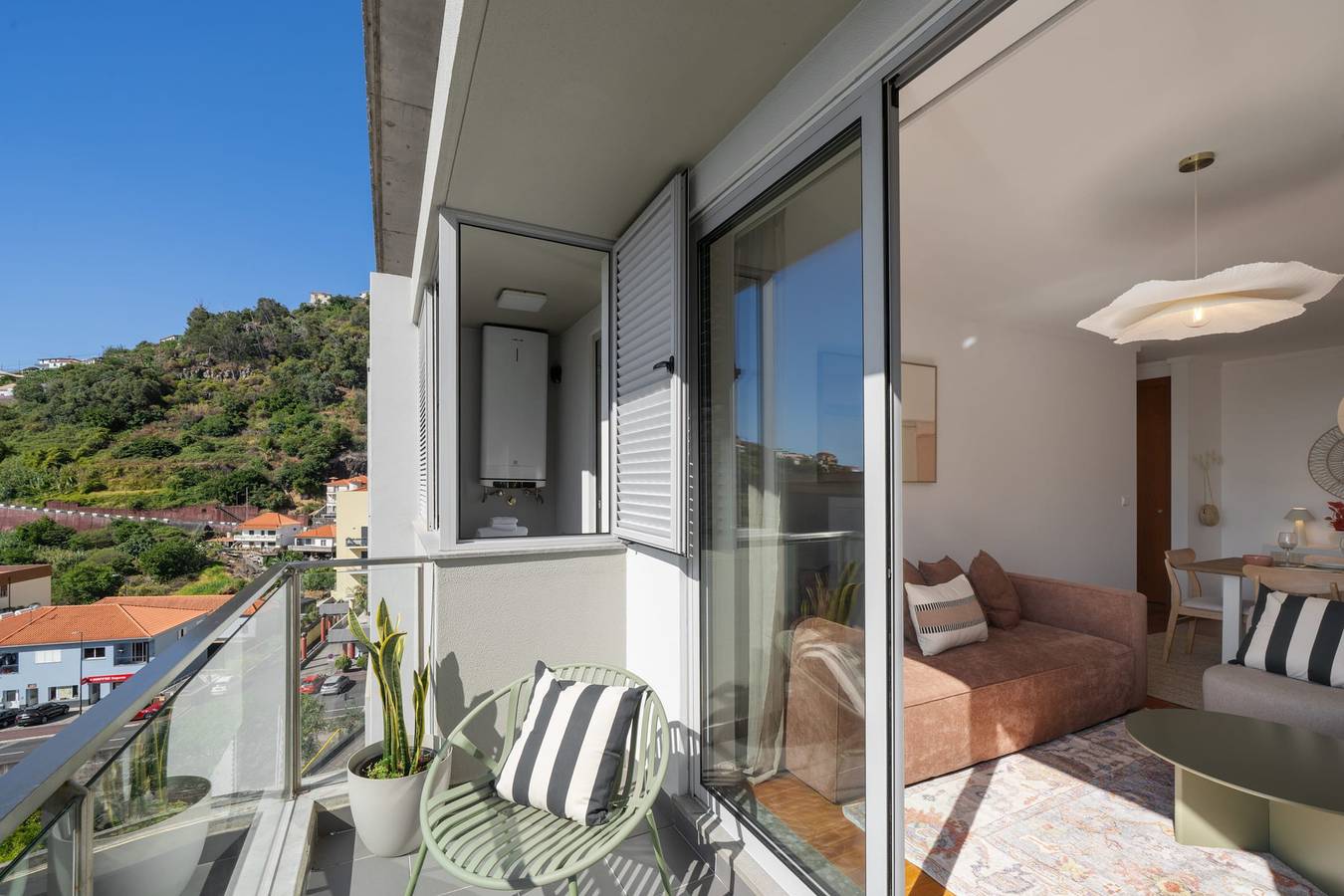 Ganze Wohnung, Ferienwohnung für 8 Personen mit Balkon in Santa Cruz (Madeira), Madeira