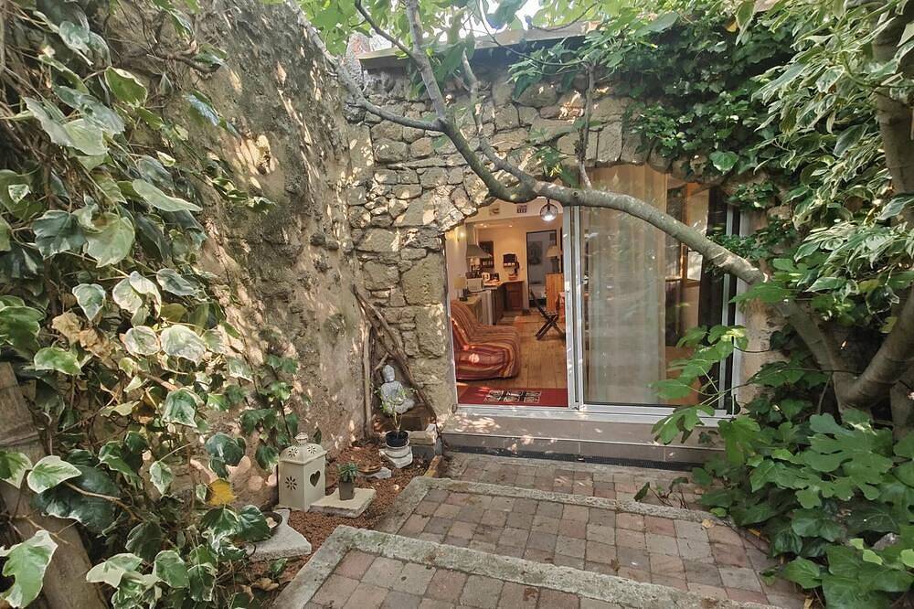 Petite Maisonnette Indépendante sur Terrain Ombrage Proximite Plage in Poussan, Mittelmeerküste (Frankreich)