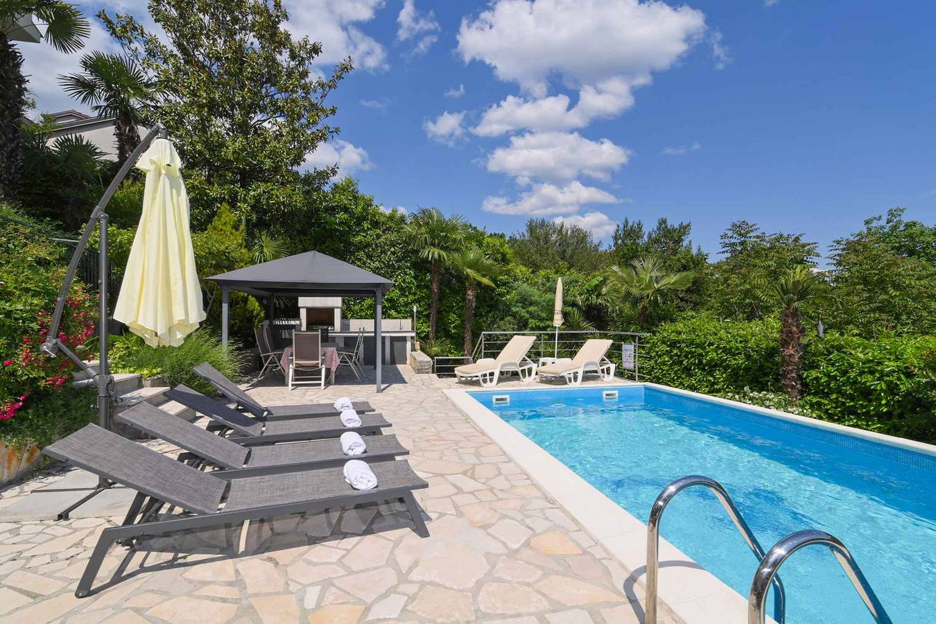 Entire vacation apartment, Holiday apartment with balcony and communal pool  in Opatija Riviera