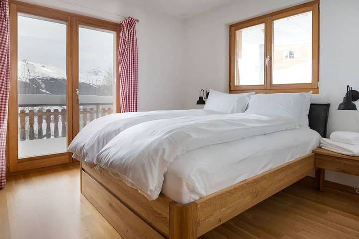 Chalet für 13 Personen, mit Whirlpool und Sauna sowie Balkon in der Schweiz - 3