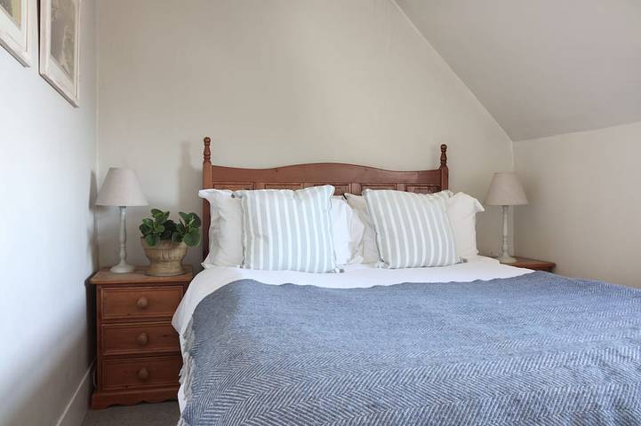 Magdala - 5 Br property Sleeps 10 w/stunning views in Salcombe, South Devon