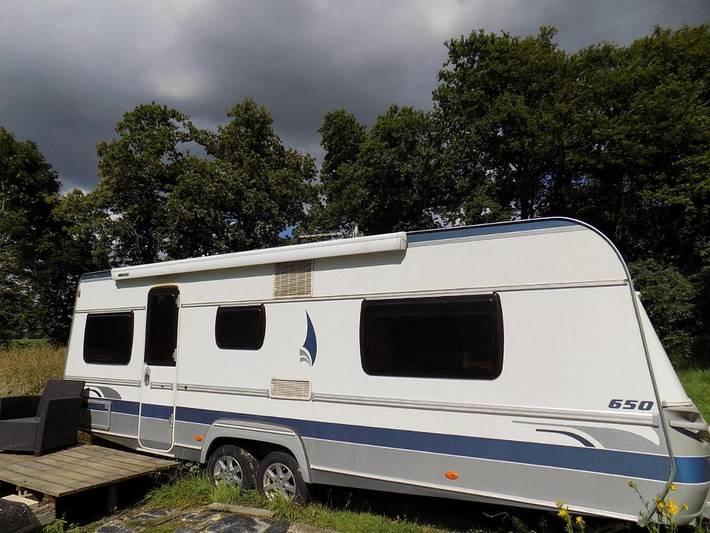 Camping pour 2 personnes, avec Terrasse ainsi que Jardin et Piscine