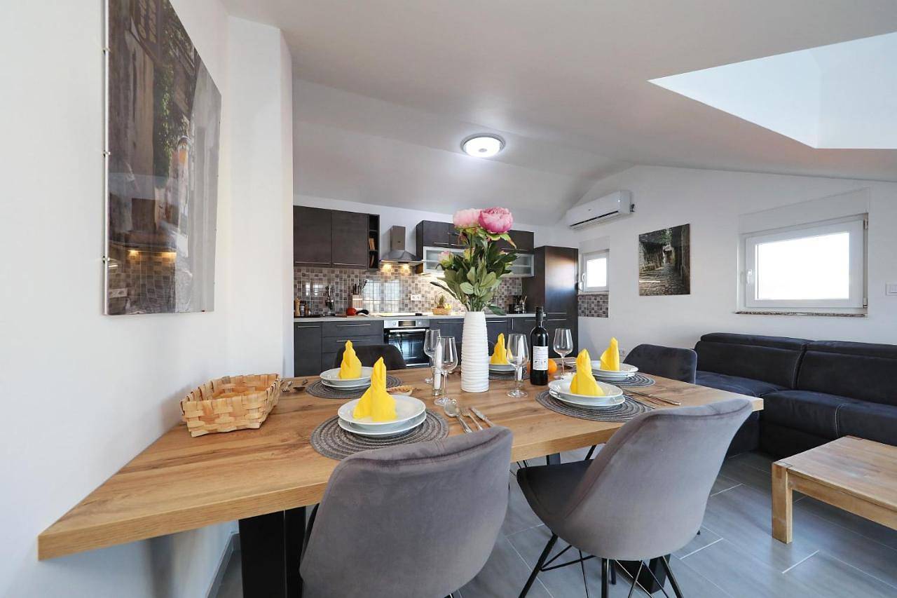 Ganze Wohnung, Three-Bedroom Apartment in Mulo, Vrsi