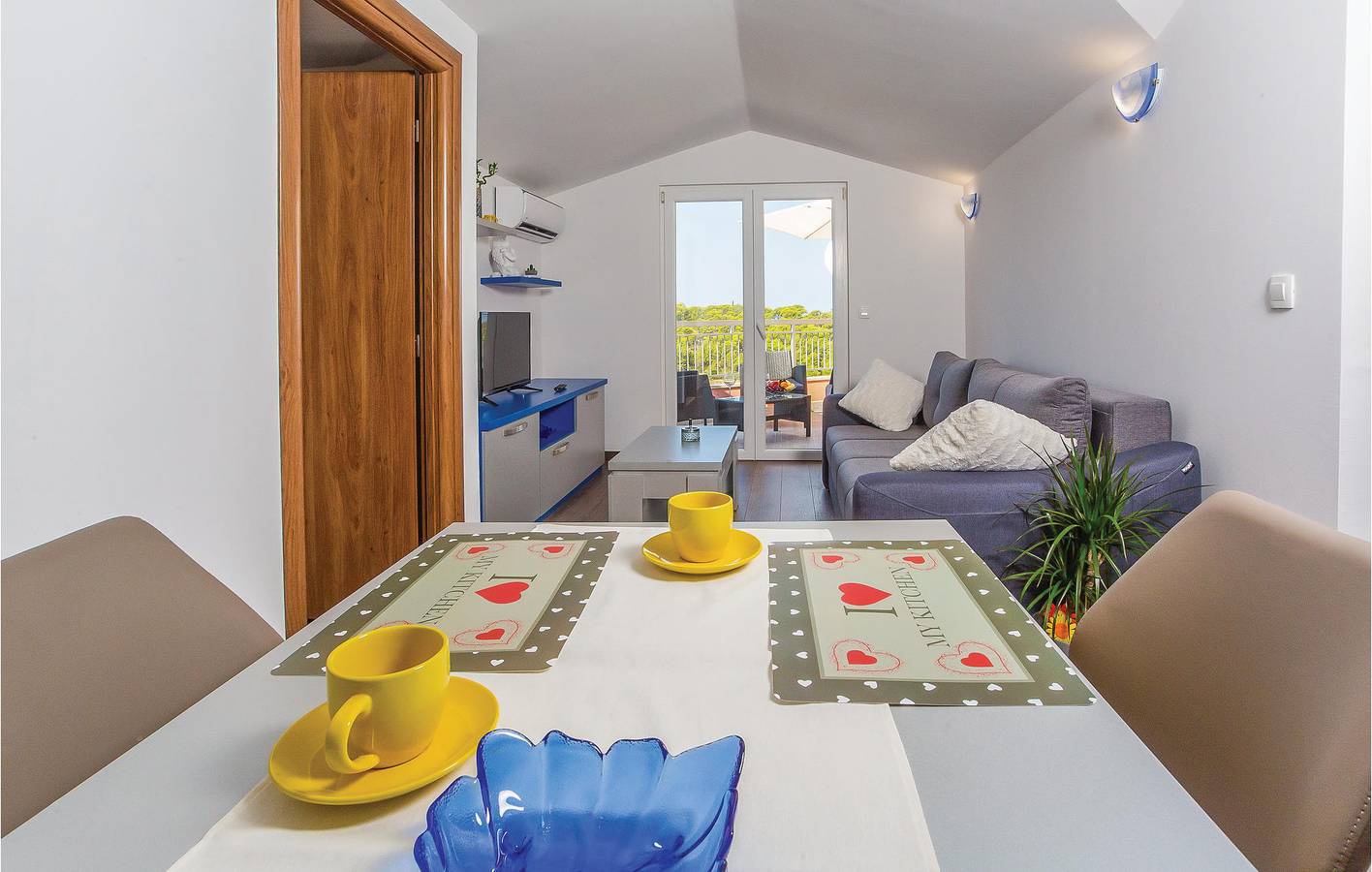 Apartamento vacacional entero, Apartamento de vacaciones para 4 personas con jardín in Makarska, Rivera de Makarska