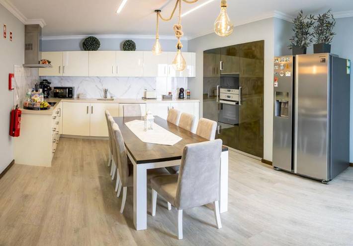 Location de vacances pour 6 personnes, avec jacuzzi ainsi que balcon et piscine, adapté aux familles à Povoação - 3