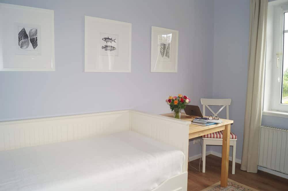 Ganze Wohnung, Großzügige Ferienwohnung in stilvoller Landvilla (1923) m. Garten in Wittenbeck, Bad Doberan & Umland