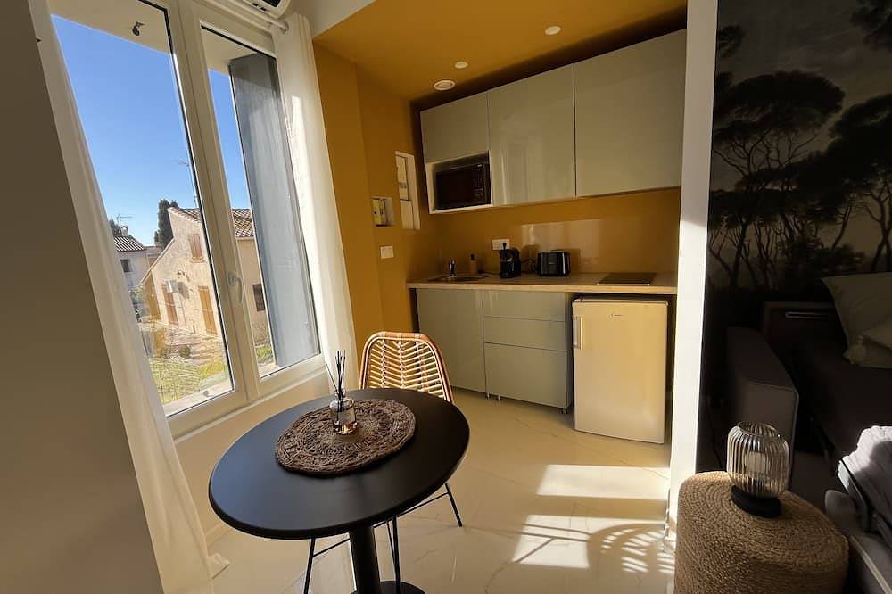 Entire apartment, Appartement Studio Dans Mas en Pierre Rénové in Clapiers, Montpellier region