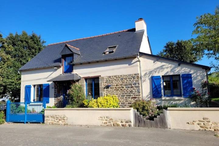 Chambre d’hôte pour 3 personnes, avec terrasse et jardin à La Chapelle-aux-Filtzméens