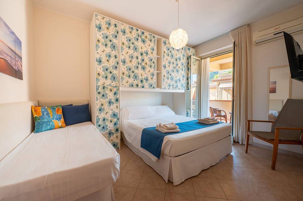 Apartamento entero, Apartamento 'Vacanza Gliaca' con vistas al mar, balcón y aire acondicionado in Piraino, Provincia de Messina