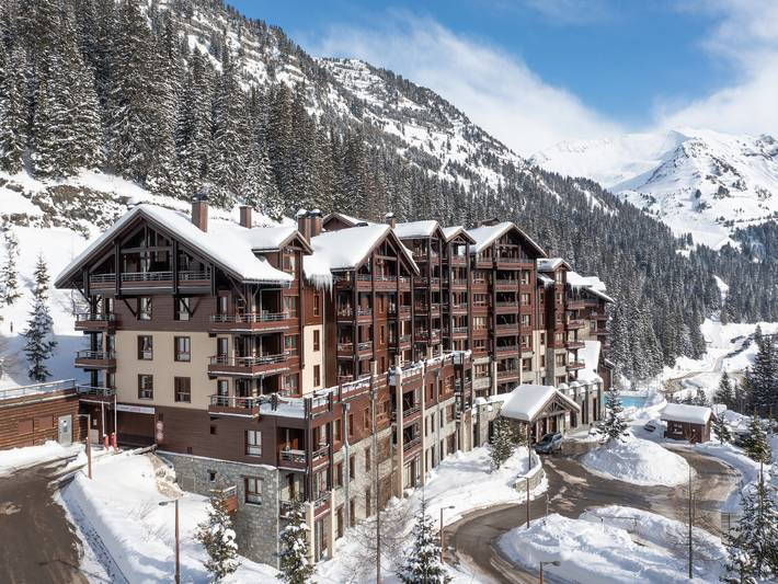 Location de vacances pour 8 personnes, avec Balcon et Jacuzzi ainsi que Piscine et Sauna dans Flaine