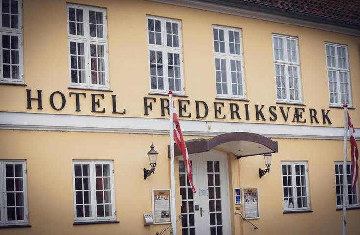 Hotel, mit Garten