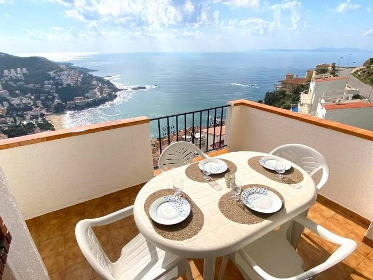 Appartamento intero, Charming 2-bedroom apartment with terrace and parking in Roses in Canyelles Petites, Roses