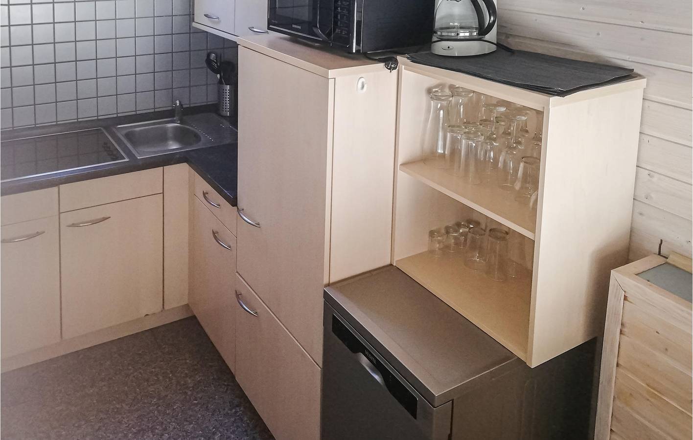 Rückzugsort am See mit Sauna, Parkplatz und Stadtzentrum 2,5 km in Reimboldshausen, Kirchheim