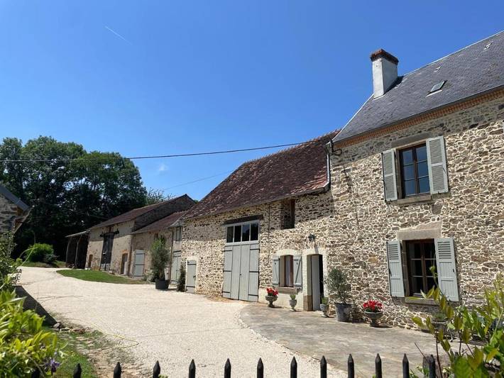 Gîte pour 2 personnes, avec vue ainsi que piscine et jardin, animaux acceptés à La Châtre-Langlin - 4