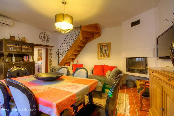 A Casa di Paese in Moncale, Calvi region