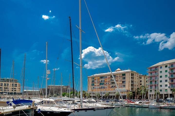 Appartamento intero, [Hidden Relax] Sea 5 min • A/C • Free WiFi in Savona (Città), Savona