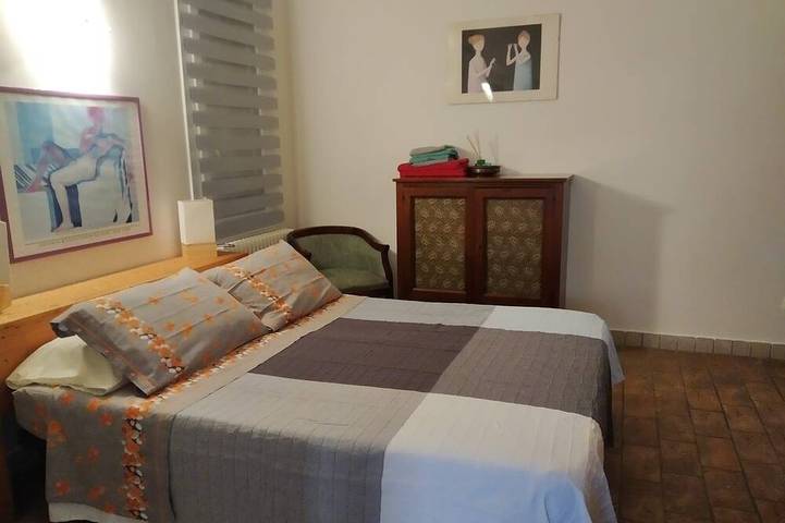Apartamento entero, Encantador para 2 personas con jardín. in Mestre, Venecia
