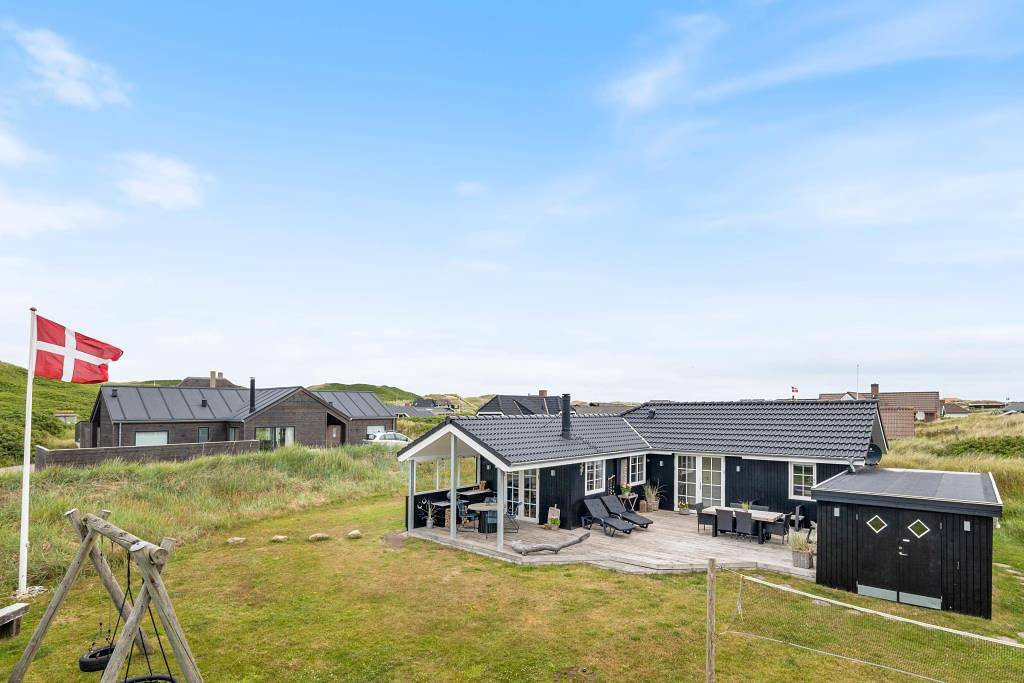 Well-maintained holiday home near beach with electric car charging point in Søndervig, Holmsland Klit