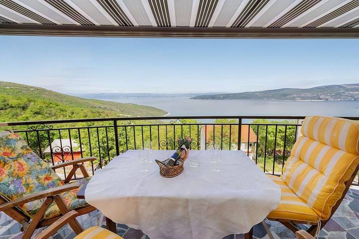 Ferienhaus für 6 Personen, mit Balkon und Garten, mit Haustier