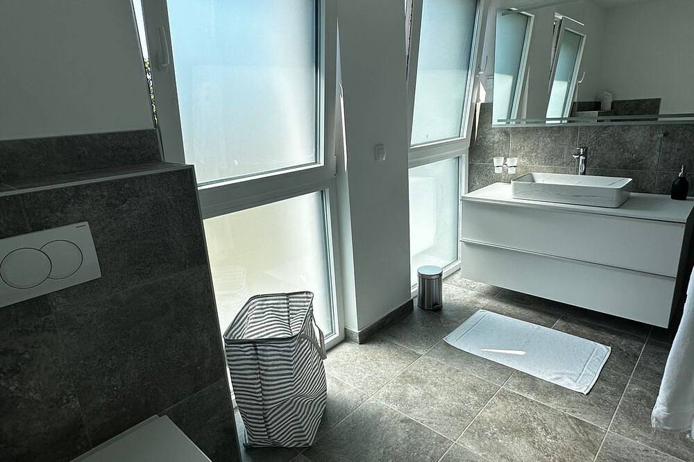 Villa Mariella - Ferienhaus mit Privatpool und Meerblick für 6 Personen in Kanfanar, Zentralistrien