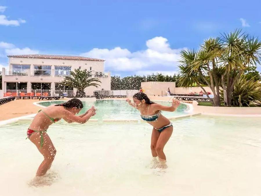 Camping Les Amandiers - Mobilhome 6 personnes in Gallargues-le-Montueux, Région de Nîmes