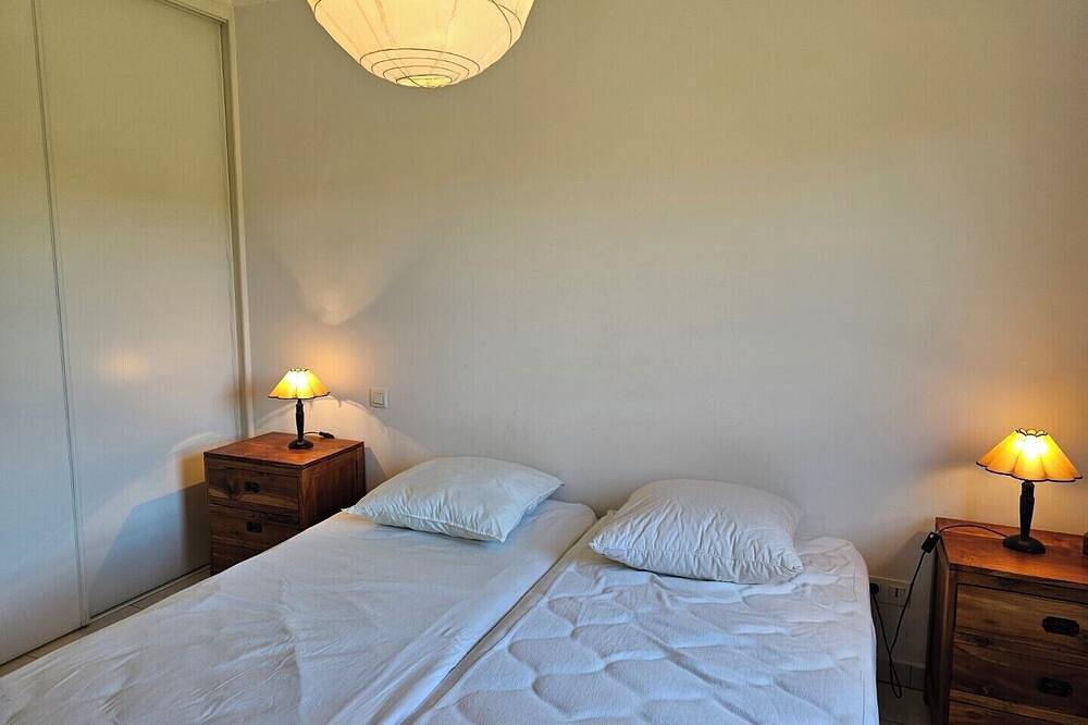 Appartement entier, Très bel appartement 75m² avec piscine, plage à 200m, 4-6 personnes in Agay, Saint-Raphaël