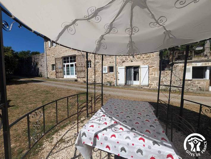 Gîte pour 3 personnes, avec Jacuzzi et Terrasse ainsi que Jardin et Sauna à La Salvetat-sur-Agout - 2
