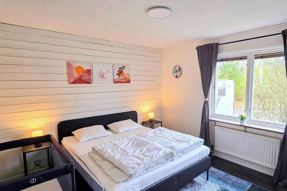 Familienhaus am See in Otterbäcken – Stufenlos, Platz für 6+, 200 m zum Vänern in Amnehärad distrikt, Gullspang