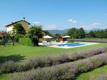 Vacation rental for 4 people, with yard and terrace in Friuli-Venezia Giulia