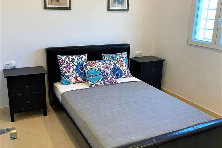 Location de vacances pour 6 personnes, avec terrasse et jardin à Monserrat - 2