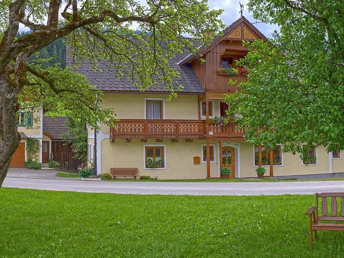 Ferienwohnung für 3 Personen, mit Balkon und Garten in Haus