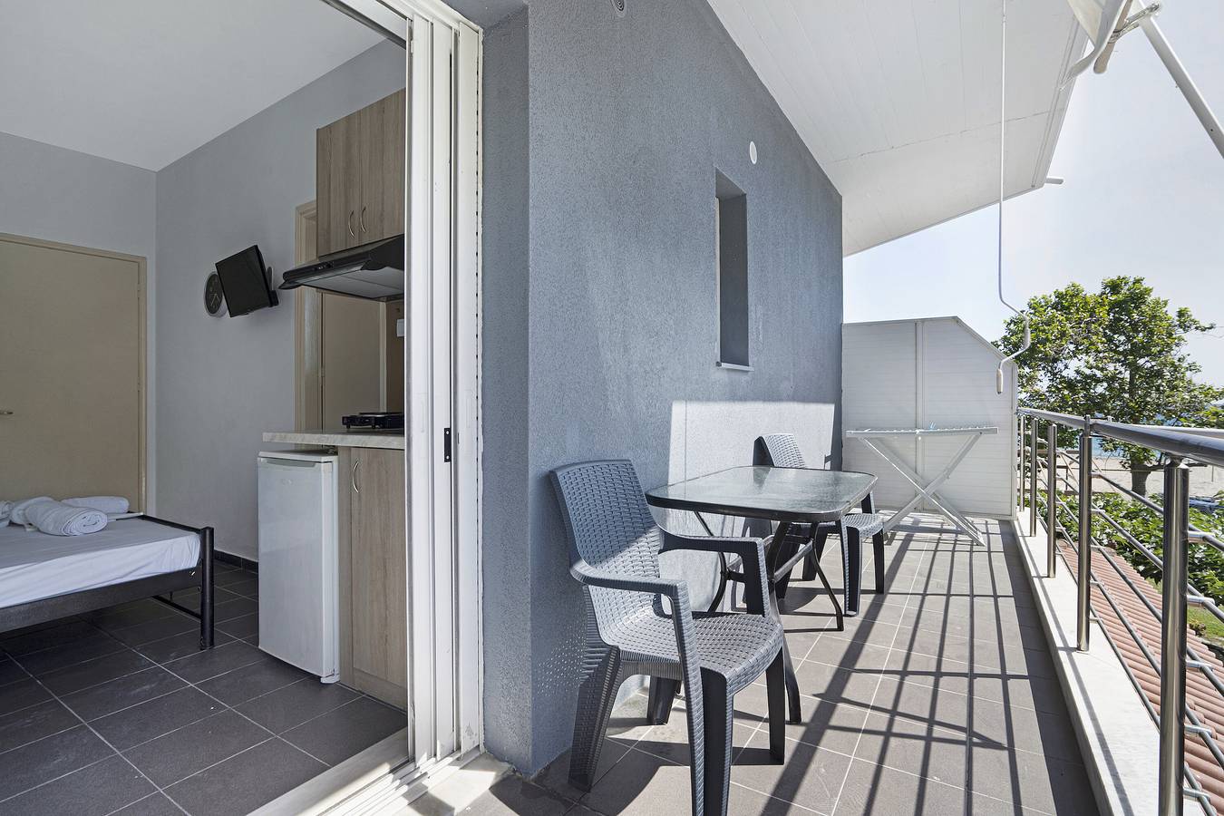 Ganzes Studio, Studio-Apartment 'Iguana 7' mit Gemeinschaftspool, Wlan und Klimaanlage in Preveza Regionalbezirk