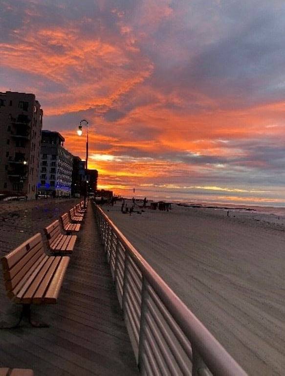 Es ist ein Loft im zweiten Stock in Elmont, Nassau County