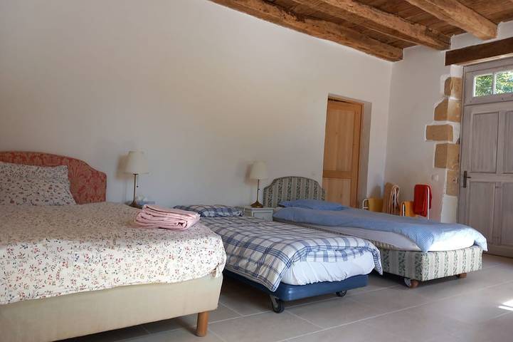 Location de vacances pour 12 personnes, avec jardin à Saint-Benin-d'Azy - 2