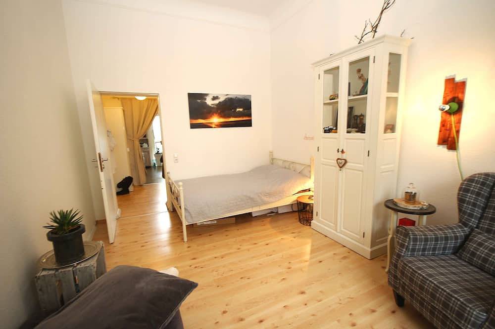 Ganze Wohnung, Friedrichstadt: Altbau Apartment mit Balkon, fußläufig zur Kö und Altstadt in Düsseldorf-Friedrichstadt, Düsseldorf
