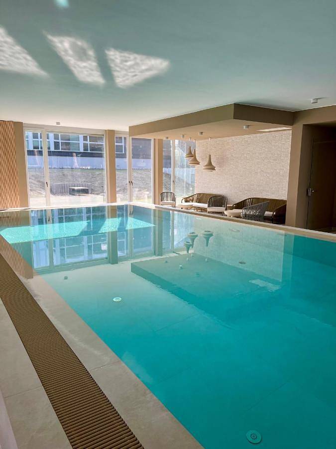 Ferienwohnung für 6 Personen, mit Balkon und Terrasse sowie Garten und Pool in Bad Saarow