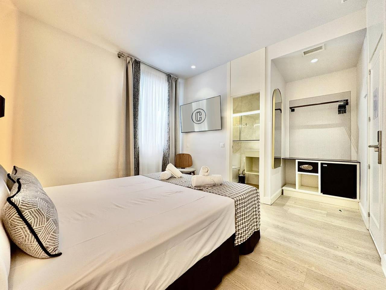 Entire vacation apartment, Ópera Stays by Charming Ii - Confort in the city center in Centro (Madrid), Madrid