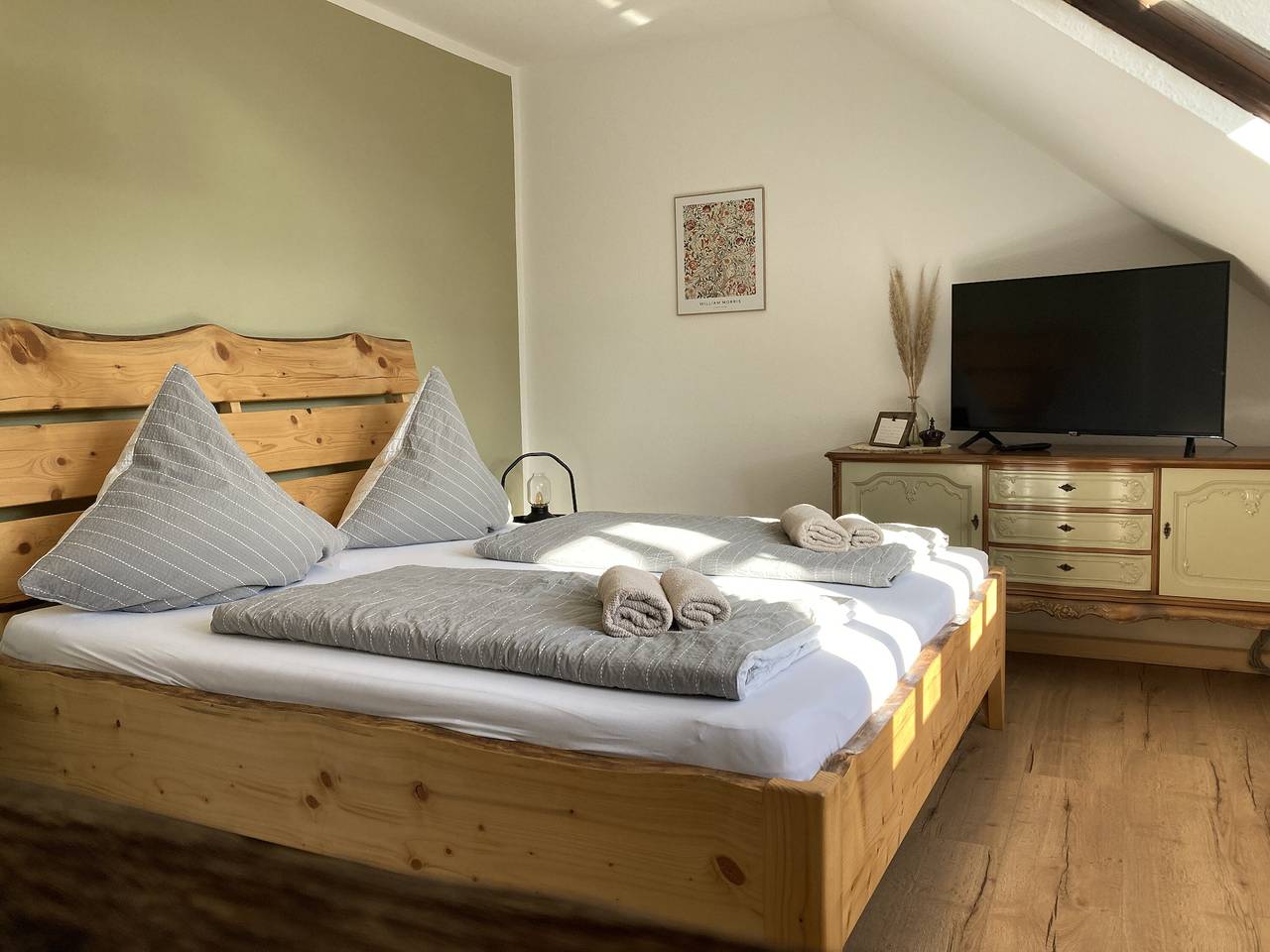 Geheel appartement, Vakantiewoning 'Kamineiche' met privé tuin en wifi in Hofgeismar, Hessisches Bergland