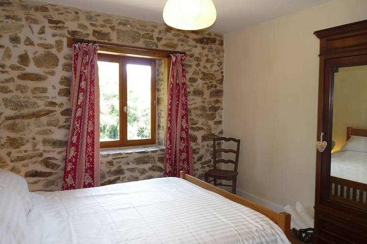 Gîte pour 6 personnes, avec jardin et terrasse, animaux acceptés à Busserolles - 3