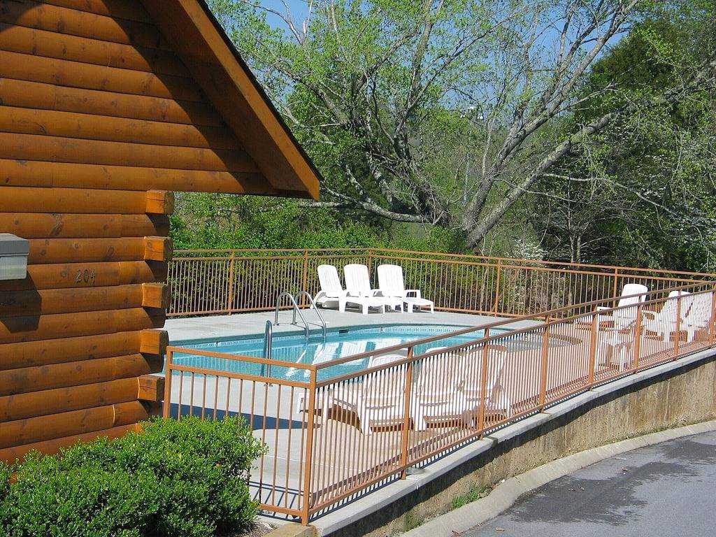 2 Schlafzimmer Blockhaus mit mtn Ansichten in der Nähe von Parkway in Pigeon Forge, Sevier County