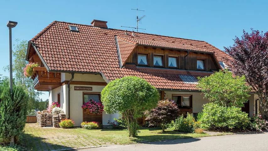 Appartement de vacances pour 5 personnes, avec jardin