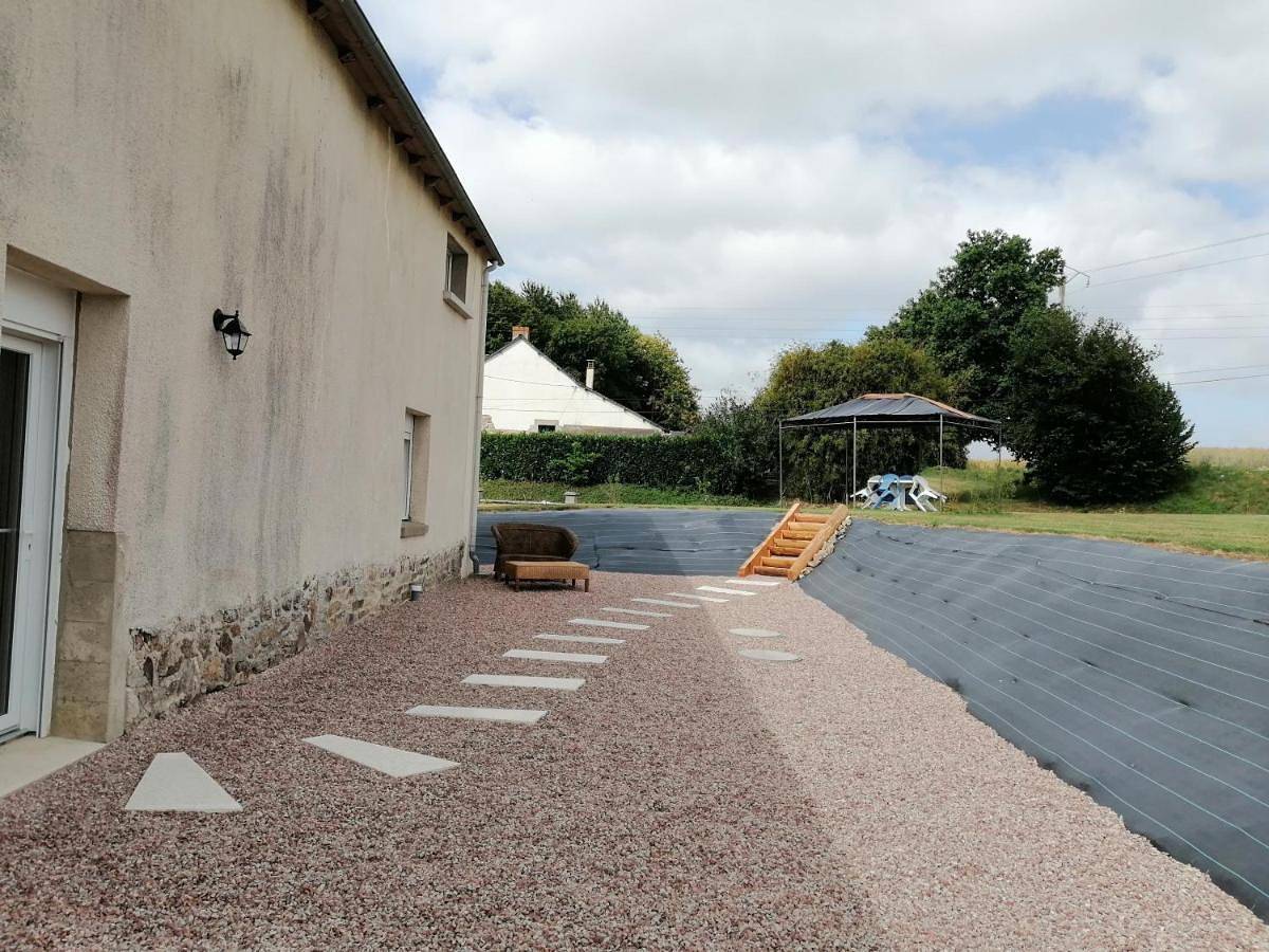 Three-Bedroom House in Saint-Jouan-de-l'Isle, Région de Dinan